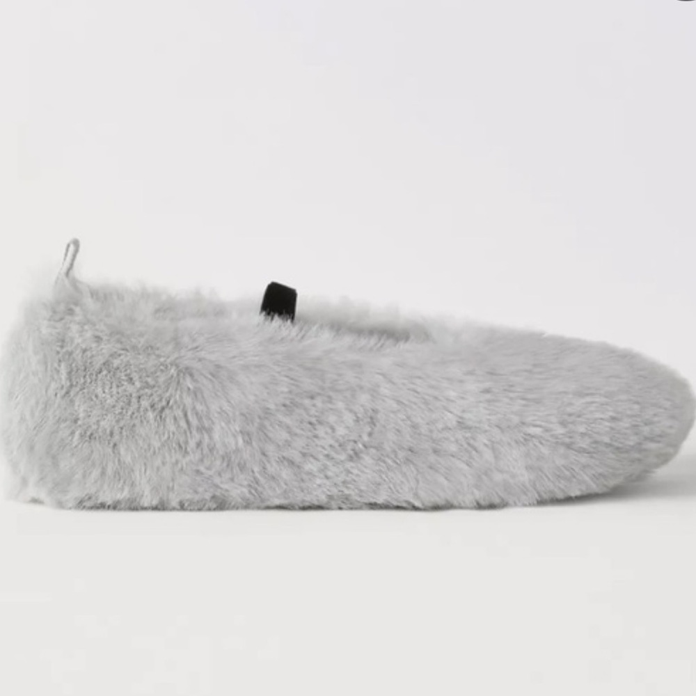 Zara kids Gray Faux Fur Ballet Flats bloggers favorite